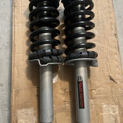 “Newish” Rough Country Loaded Struts for 6” Lifted Nissan Titan