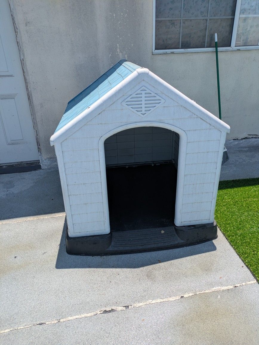 Dog house