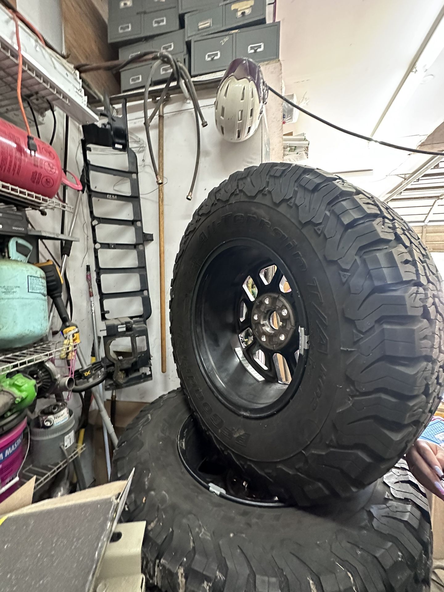Jeep Wheels And Tires 287/70/17R for Sale in Loveland, CO OfferUp