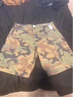 Gap camo cargo shorts size 34 new with tags