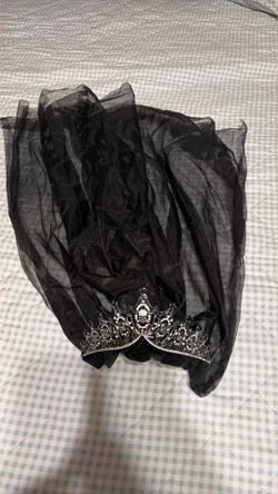Black skeleton veil