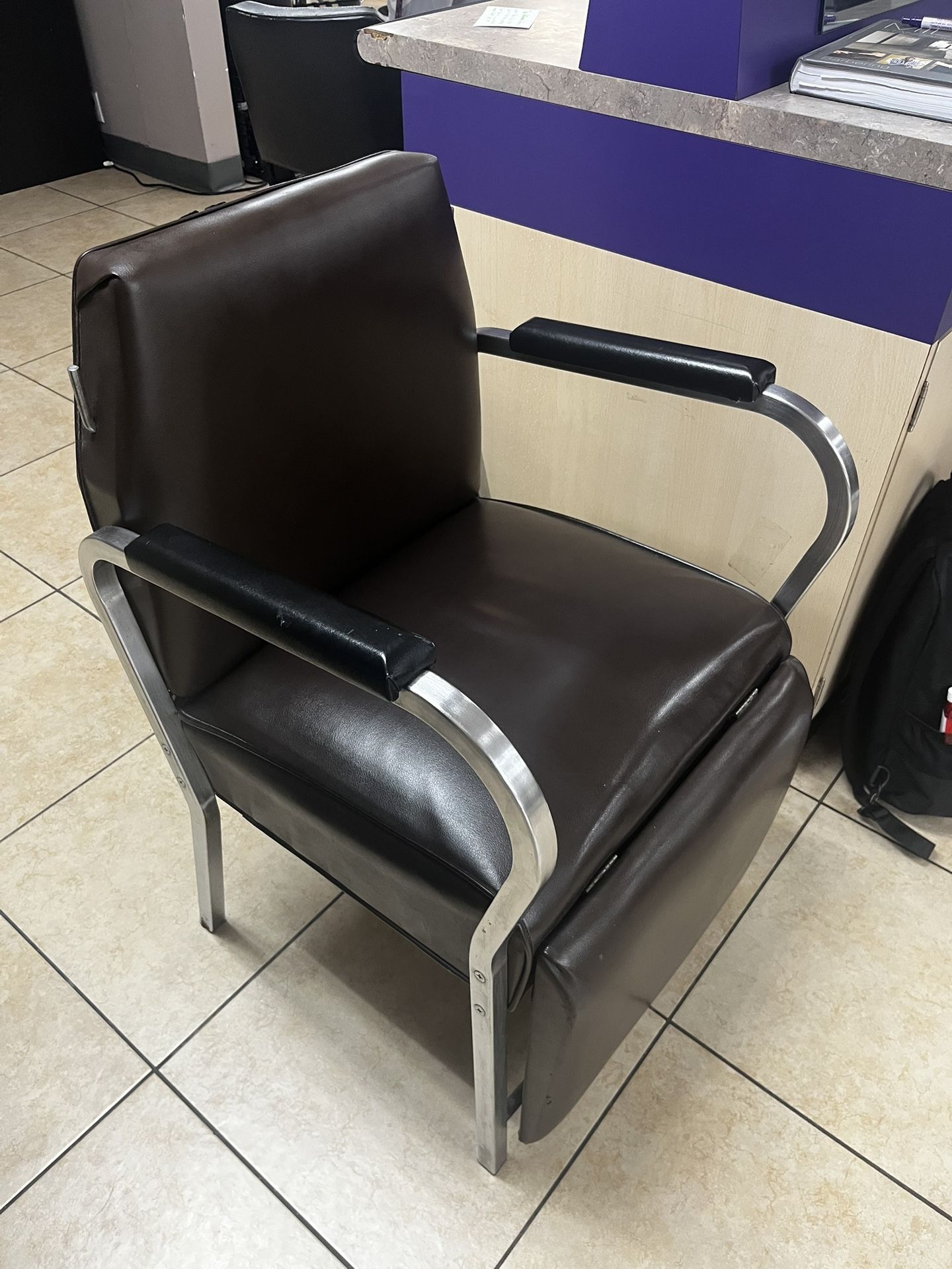 Shampoo/ Barber Chair