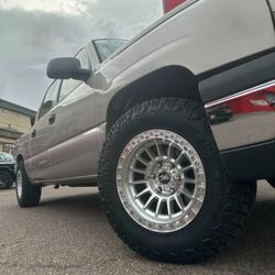 17" AXD Rims And Tires 265/70/17 Kumho RT