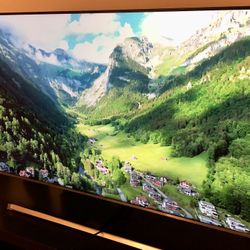 Samsung Premium UHD 4K TV