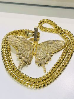 3D 14k Gold Finish Butterfly Pendant Necklace for Men and Women Birthday Gifts.