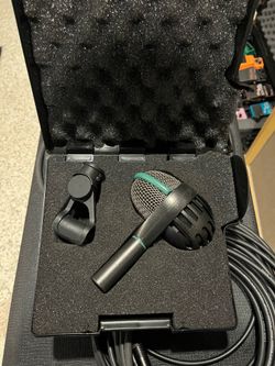 AKG D112 MK 1 with case