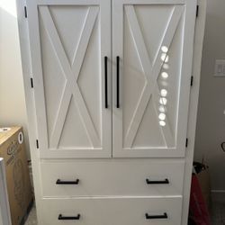 Farmer Style Cabinet 