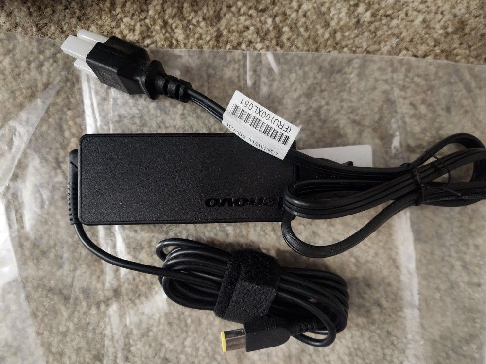 Lenovo 00PC757 - 65W Laptop AC Adapter NEW