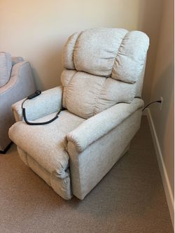 La-Z-Boy Power Lift Recliner