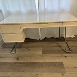 Dania Mirror White Solid Wood Desk