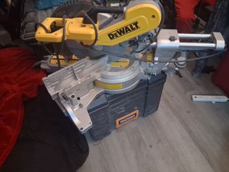 Dewalt 12" Double Bevel Sliding Compound Miter Saw