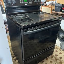 HOTPOINT Electric Stove For Sale.