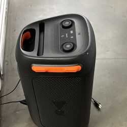 JBL 110 party box for sale (urgent sale)