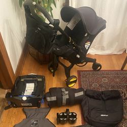 Doona Car seat + Stroller (Midnight Edition)