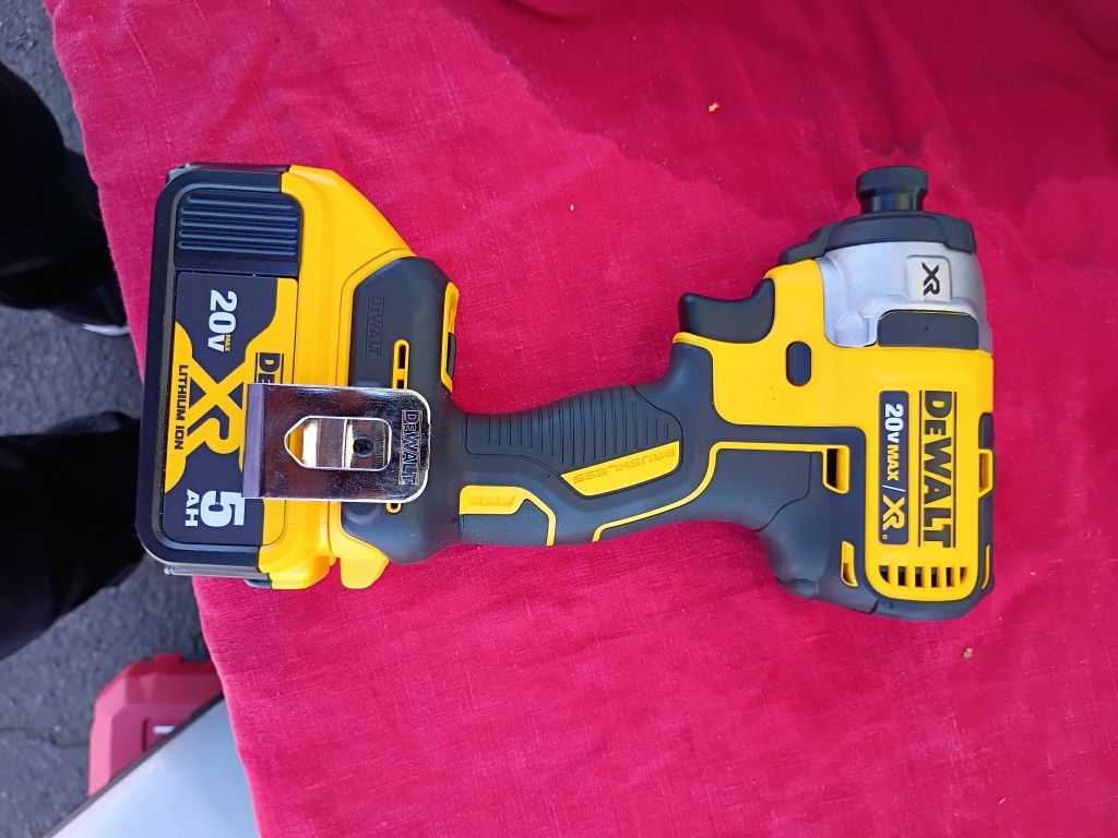 DeWalt Impact Drill .Battery XR 5.AH