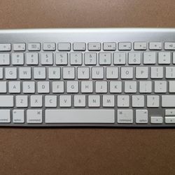 Apple Bluetooth Wireless 🛜 Keyboard 1314