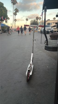 Razor pink scooter