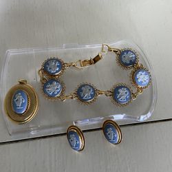 Vintage Wedgwood Jewelry 