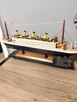 Titanic scale