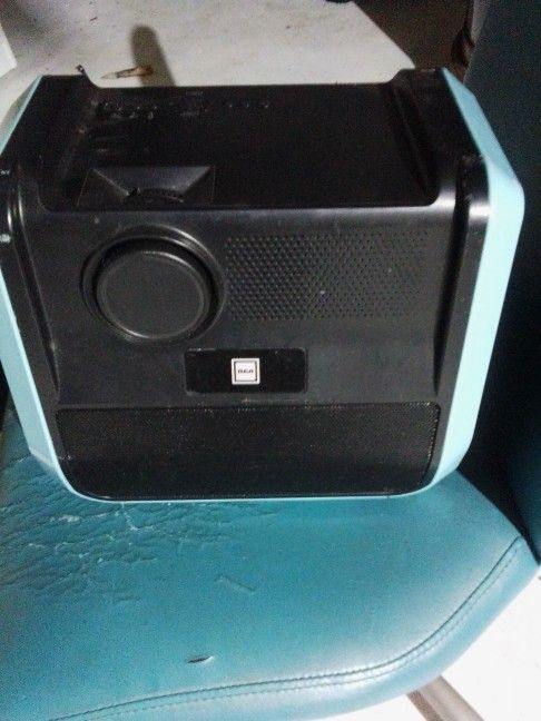 RCA Bluetooth Hook It Up To Your Phone Projector And Speaker $20 It's Yours