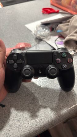 PS4 controller