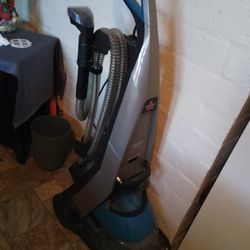 Bissell Carpet Shampooer In Very Good Condition