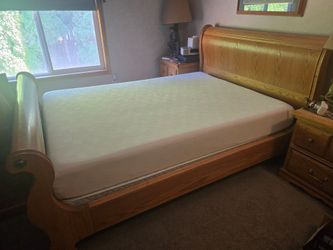 Queen Oak Sleigh Bed With Optional Matching Furniture Pieces