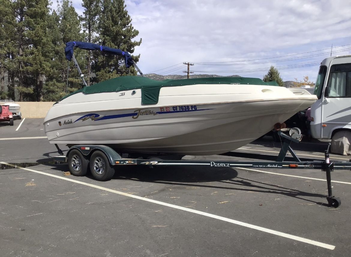 2000 Mariah 214 Jubilee Deck Boat