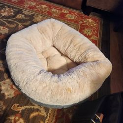 SMALL DOG BED PRACTICALLY  BRAND NEW