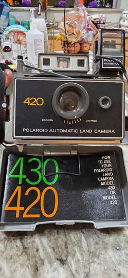 Polaroid 420 Automatic Land Camera with Flash