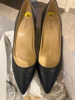Size 9 MK Hills