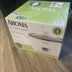NEW Aroma Rice Cooker & Steamer