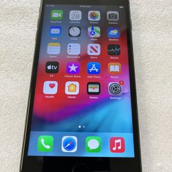 iPhone 7 Plus factory unlocked to any carrier 32 GB great condition