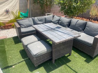Outdoor Wicker Sectional Sofa Set with Table