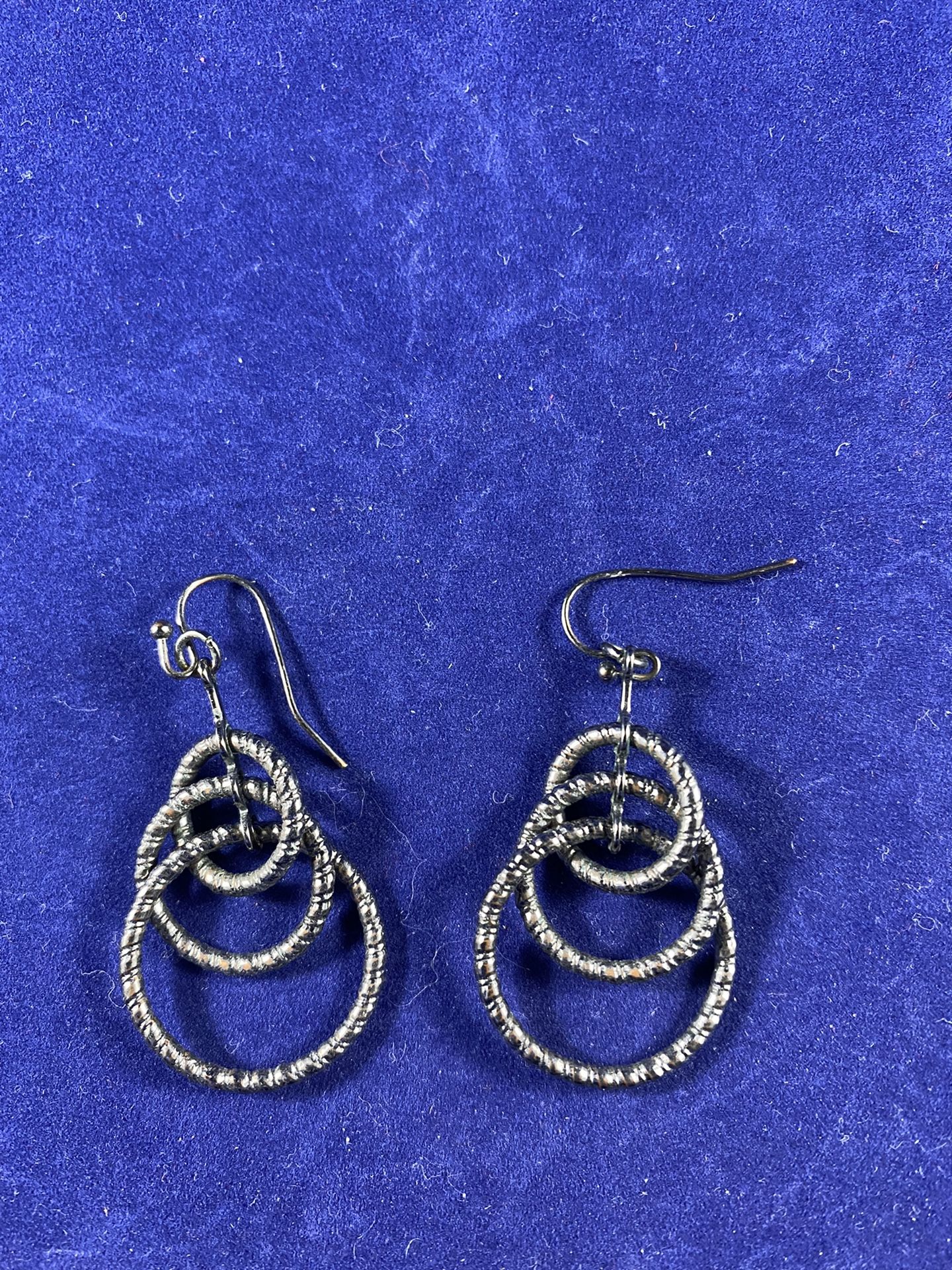 Black Dangle Earrings 
