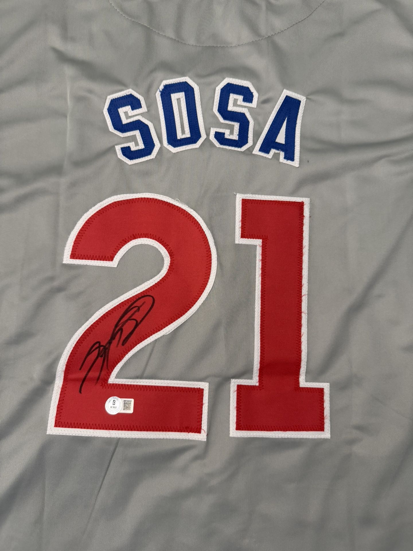 ⚾ Sammy Sosa “Slammin’ Sammy” Signed Gray Jersey – Beckett Witnessed