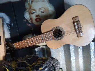Mini acoustic gutair