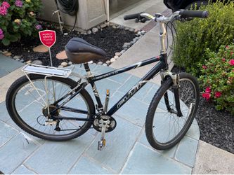 Fuji men’s bicycle