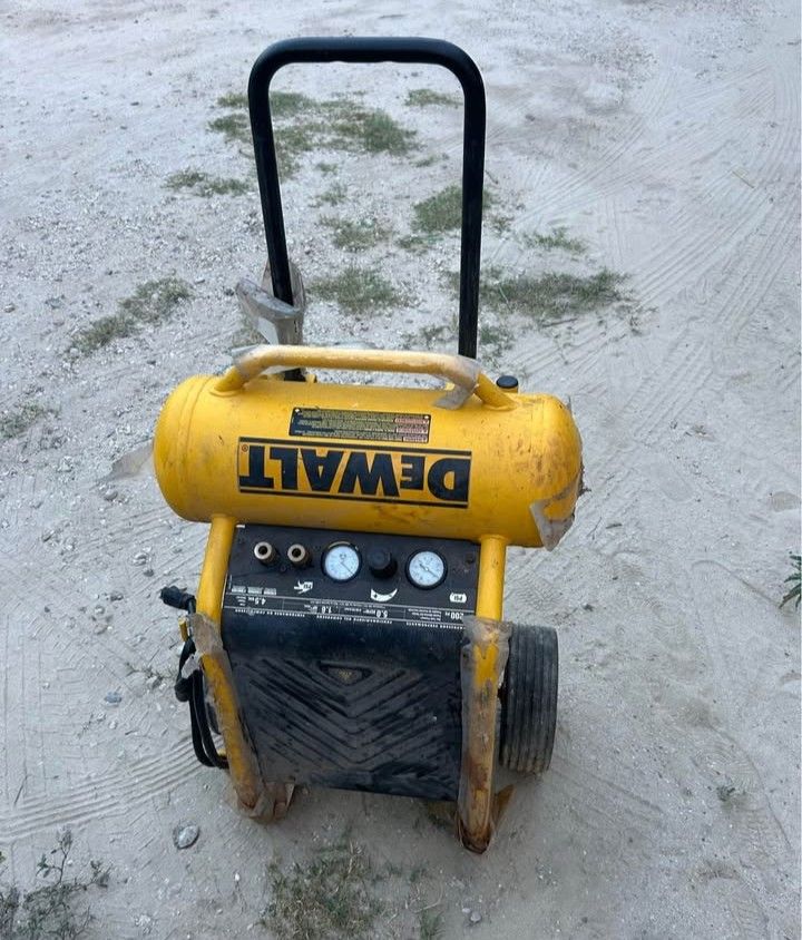 DeWalt Compressor 