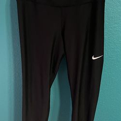 Nike Womens Large Athletic Pants for Sale in San Antonio, TX