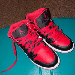 Air Jordan 1 Mid Red Black Sneakers