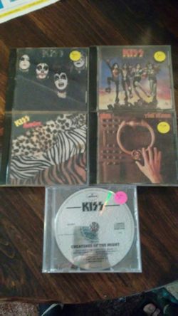 Kiss CDs