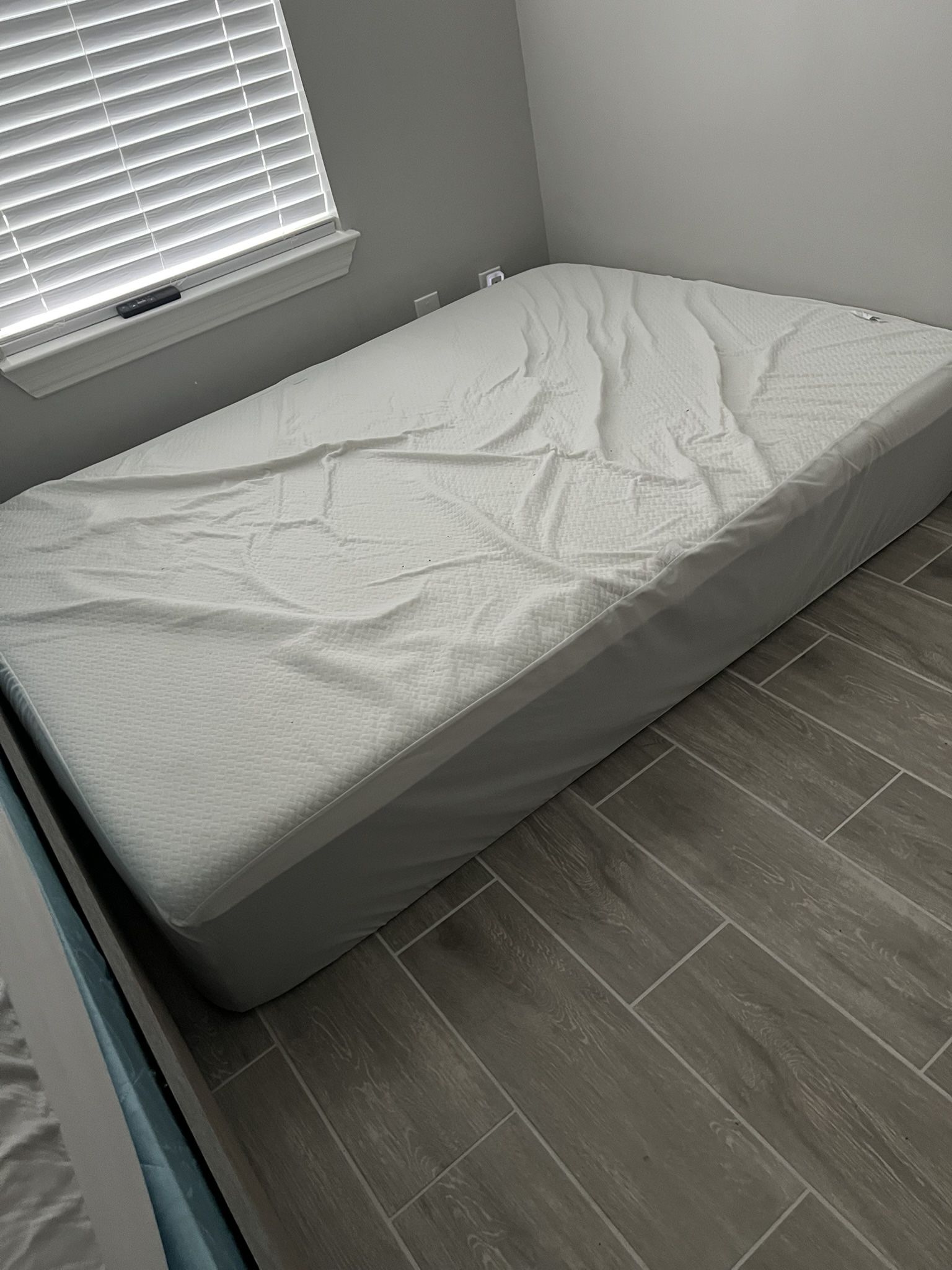 Full Serta Mattress Hybrid