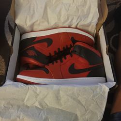Air Jordan 1 mid
