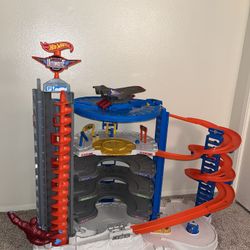 Hot Wheels Super Ultimate Garage Play set 
