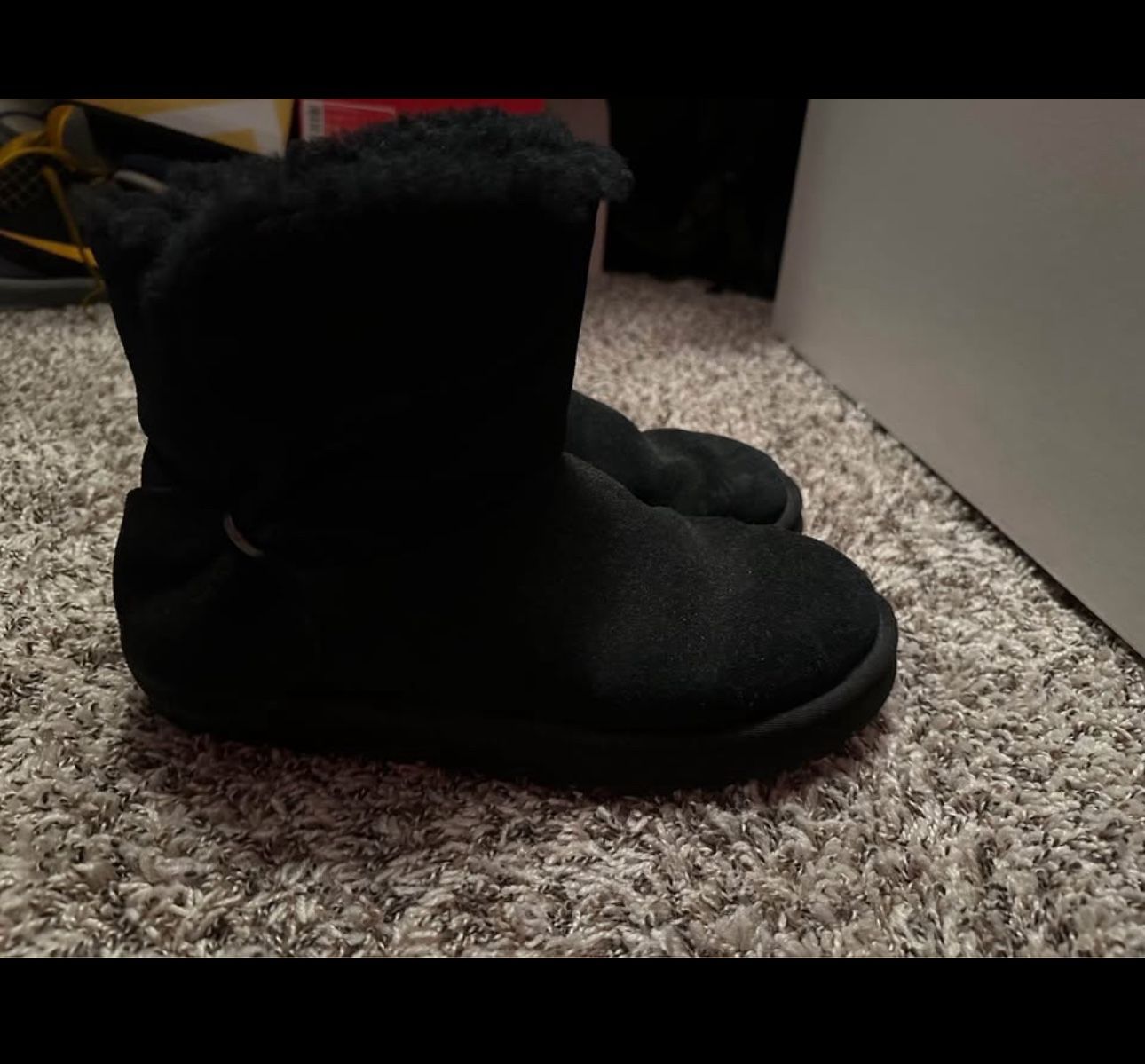 Women Uggs Size 9