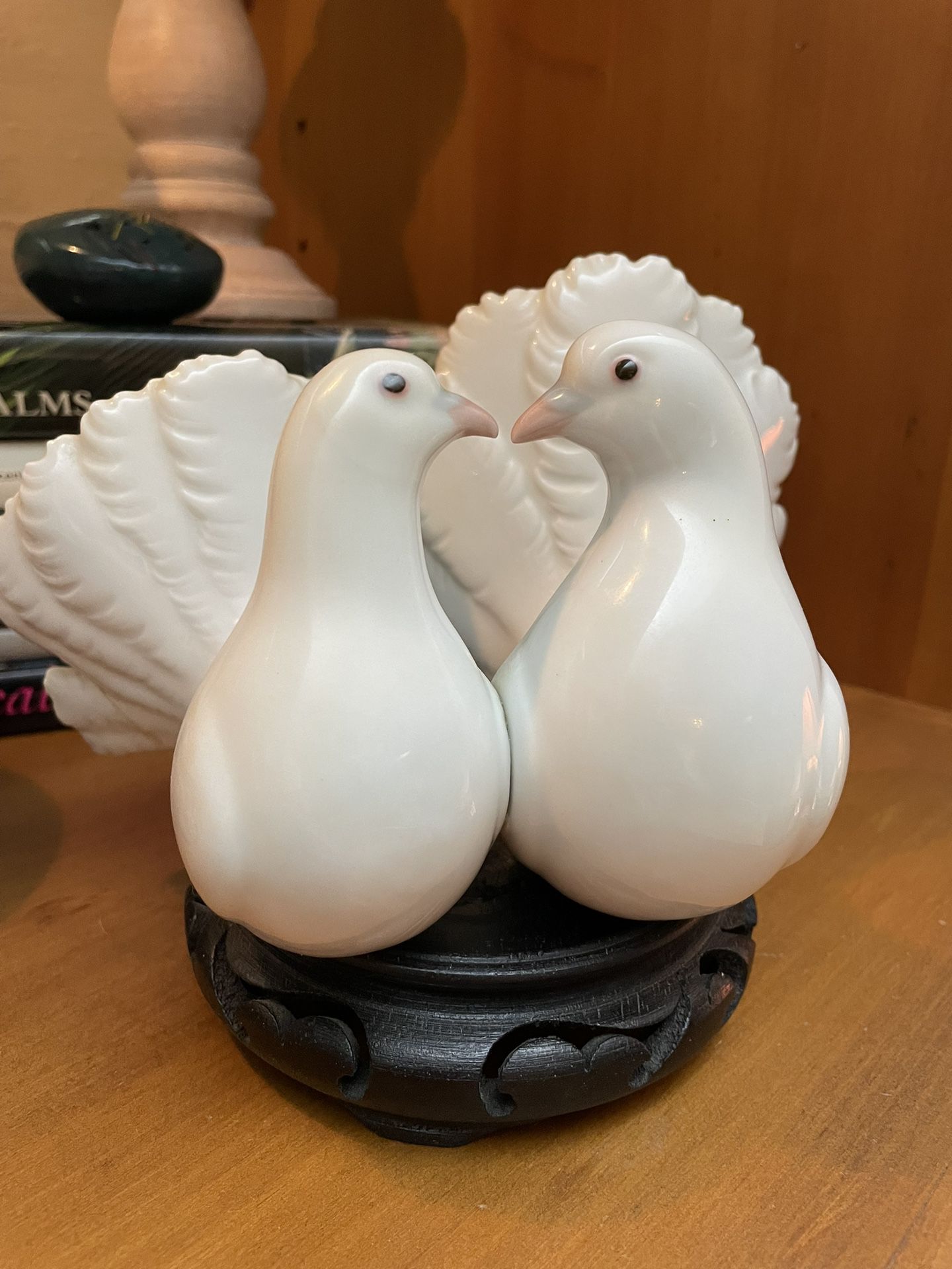 Lladro Couple Of Doves