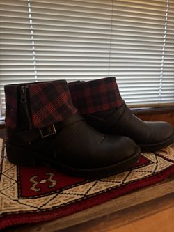 Rocket Dog Red Flannel Boots 