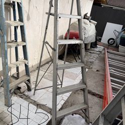 Good Condition 6 Feet Aluminum Ladders