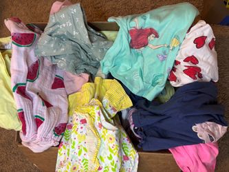 Girl 5 years shoe 9 box all for $10